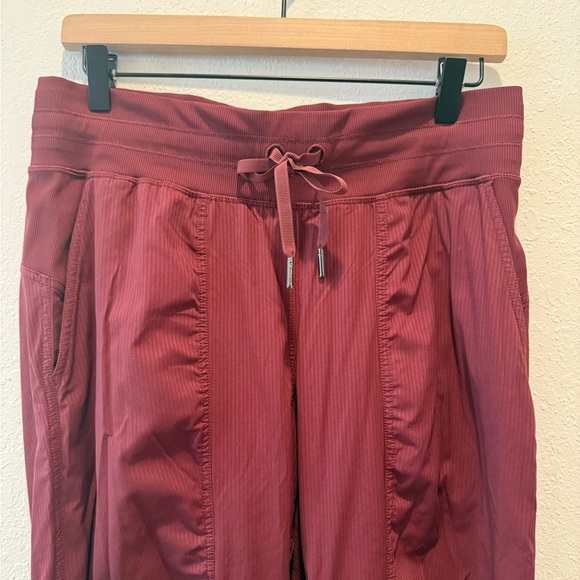 LULULEMON Dance Studio Mid Rise Jogger Pants in Merlot size 8 - Picture 6 of 9